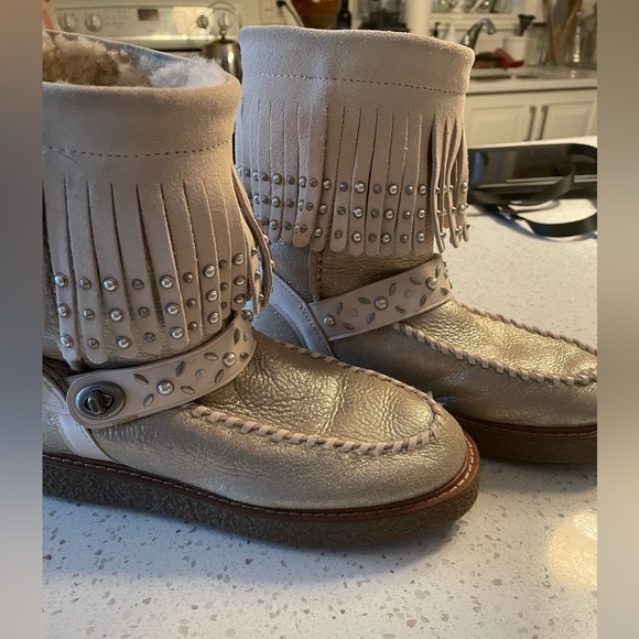 Coach Fringed Shearling-lined studded boots - Picture 7 of 11